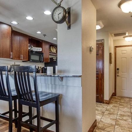 Gorgeous 2Bd 2Bth Condo With Mountain Views Pool Hot Tub Game Room Close To Parkway Pigeon Forge Exterior photo