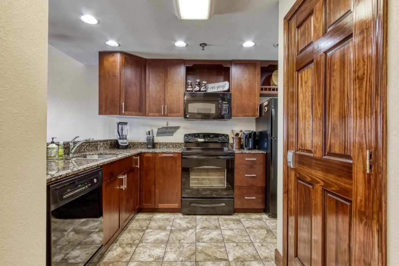 Gorgeous 2Bd 2Bth Condo With Mountain Views Pool Hot Tub Game Room Close To Parkway Pigeon Forge Exterior photo