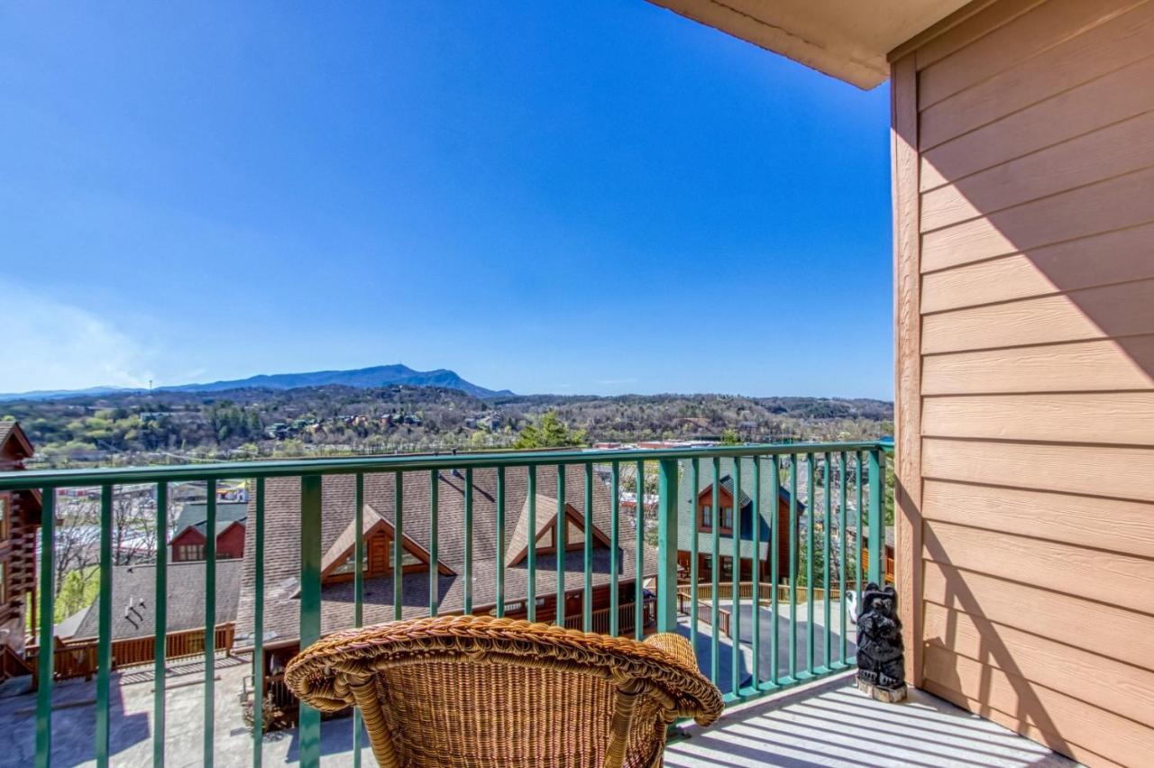Gorgeous 2Bd 2Bth Condo With Mountain Views Pool Hot Tub Game Room Close To Parkway Pigeon Forge Exterior photo