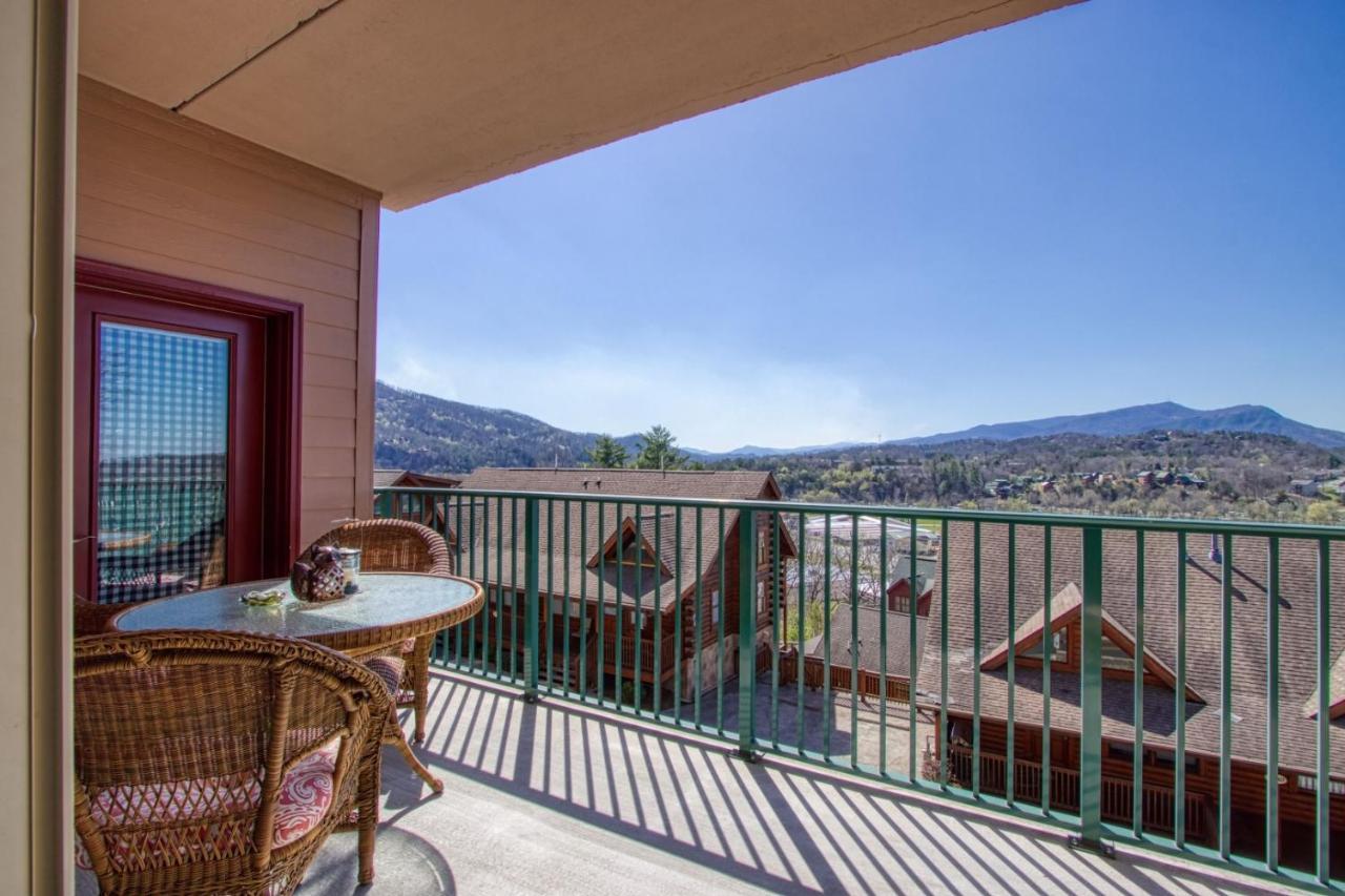 Gorgeous 2Bd 2Bth Condo With Mountain Views Pool Hot Tub Game Room Close To Parkway Pigeon Forge Exterior photo