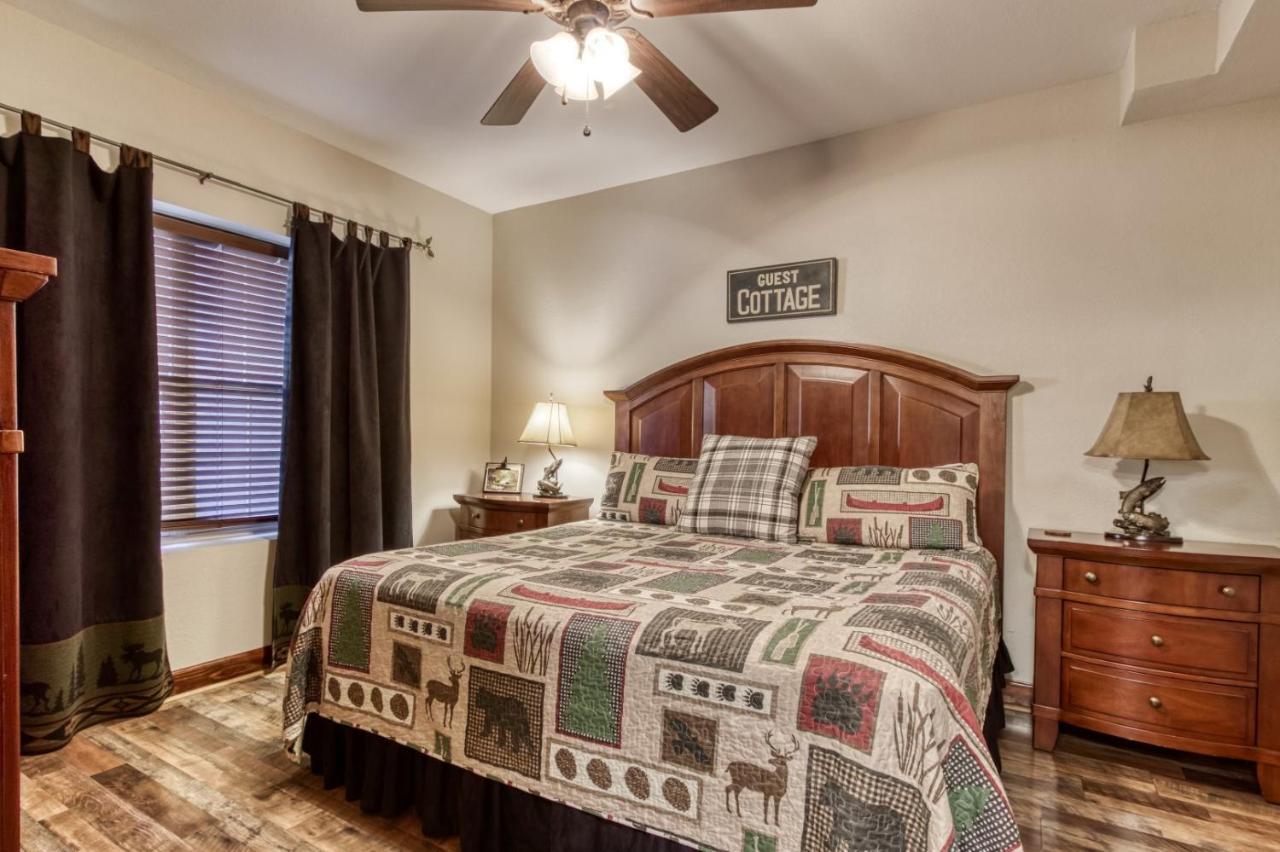 Gorgeous 2Bd 2Bth Condo With Mountain Views Pool Hot Tub Game Room Close To Parkway Pigeon Forge Exterior photo