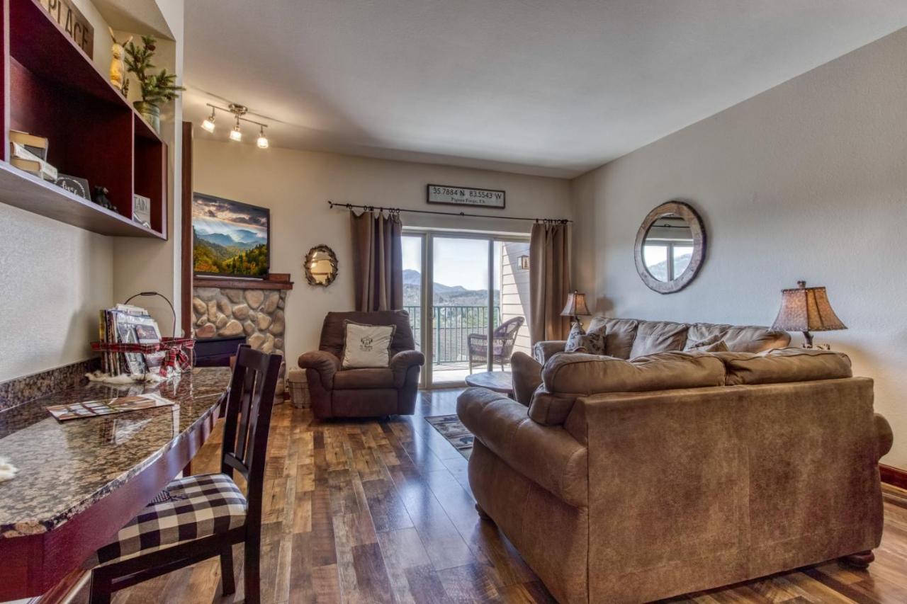 Gorgeous 2Bd 2Bth Condo With Mountain Views Pool Hot Tub Game Room Close To Parkway Pigeon Forge Exterior photo