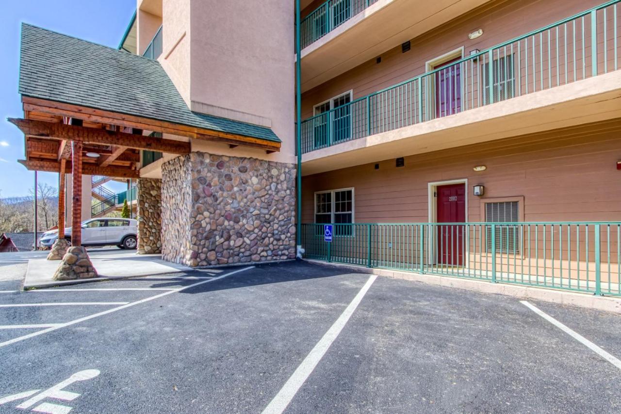 Gorgeous 2Bd 2Bth Condo With Mountain Views Pool Hot Tub Game Room Close To Parkway Pigeon Forge Exterior photo