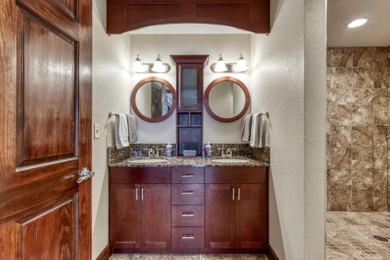 Gorgeous 2Bd 2Bth Condo With Mountain Views Pool Hot Tub Game Room Close To Parkway Pigeon Forge Exterior photo